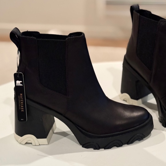 Sorel Shoes - NWOB Sorel Brex Heel Chelsea Boots size 8